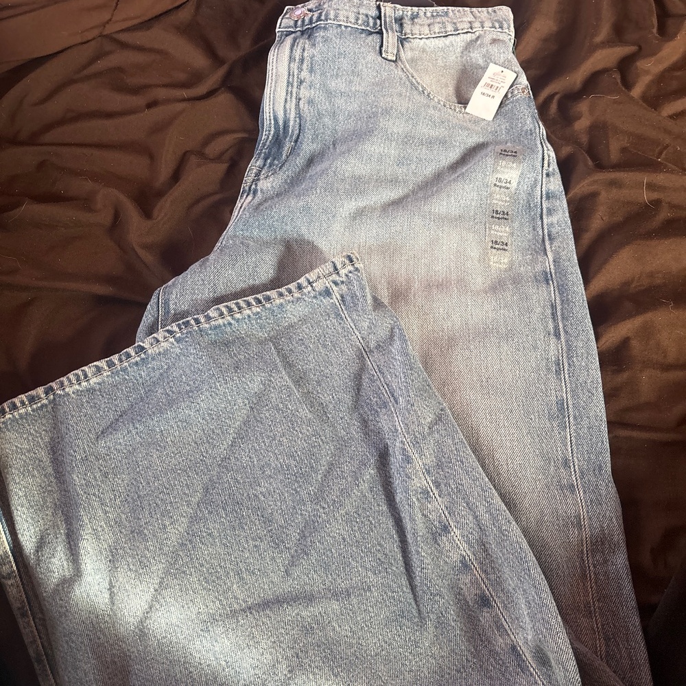 New with tags women’s size 18 x 34 jeans by gap. Regular super soft , high ri